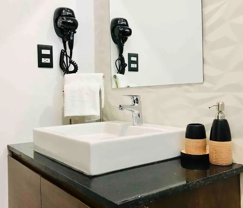 Workspace-Reliable Wifi-Ac Close To Everything Playa del Carmen Apartment