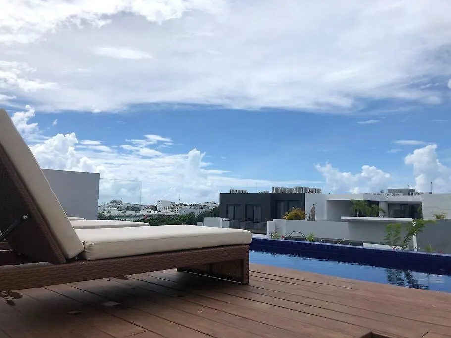 Workspace-Reliable Wifi-Ac Close To Everything Playa del Carmen Apartment